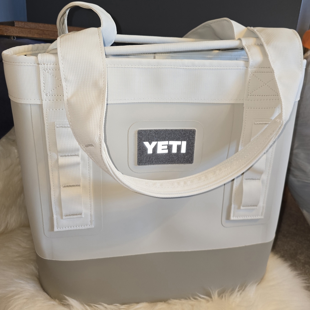 YETI Camino 20 Cape Taupe - Picture 3 of 5